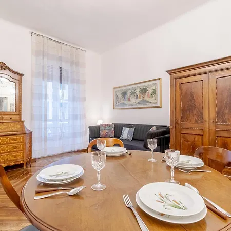 Apartment Old Fashion With Balcony Turin