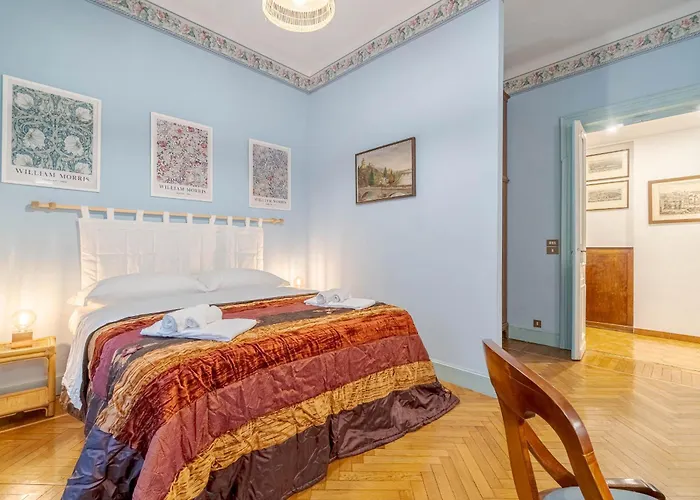 Apartment Old Fashion With Balcony Turin